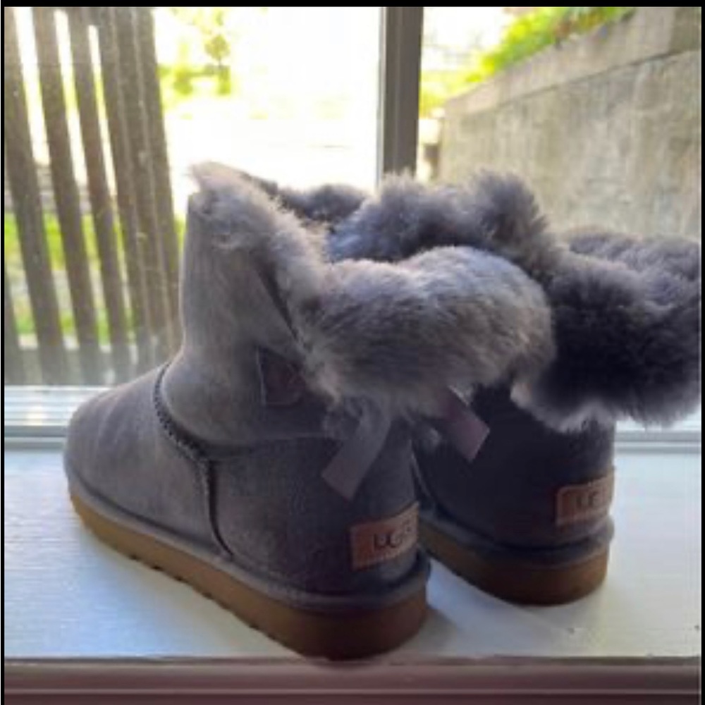 Grey Uggs with bows